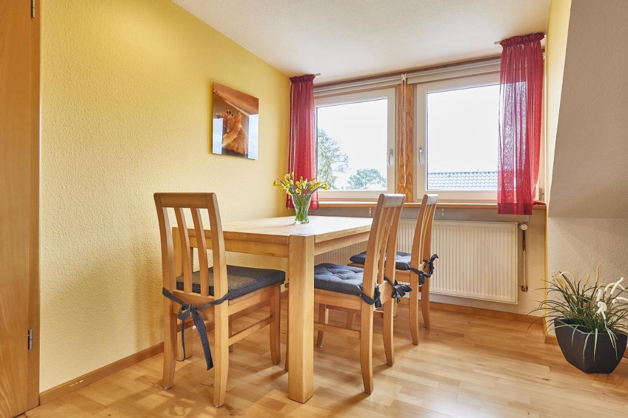 Ferienwohnung Raffael 100 Qm, 2 Grosse Betten Im Wohnzimmer Cuxhaven Luaran gambar